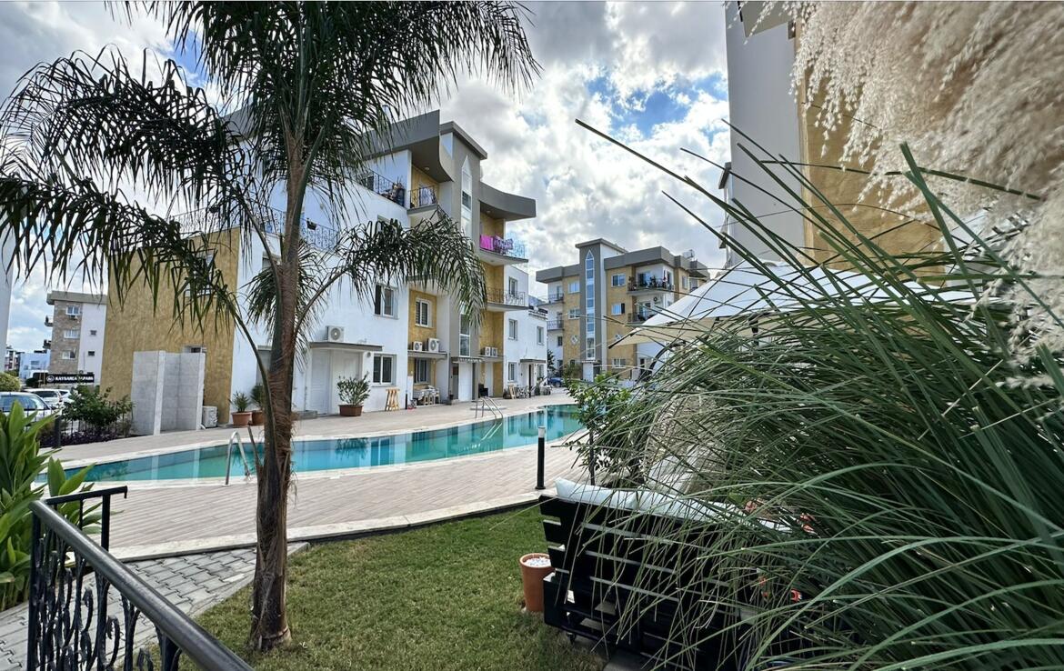 Недвижимость на Северном Кипре рядом в комплексе Melis