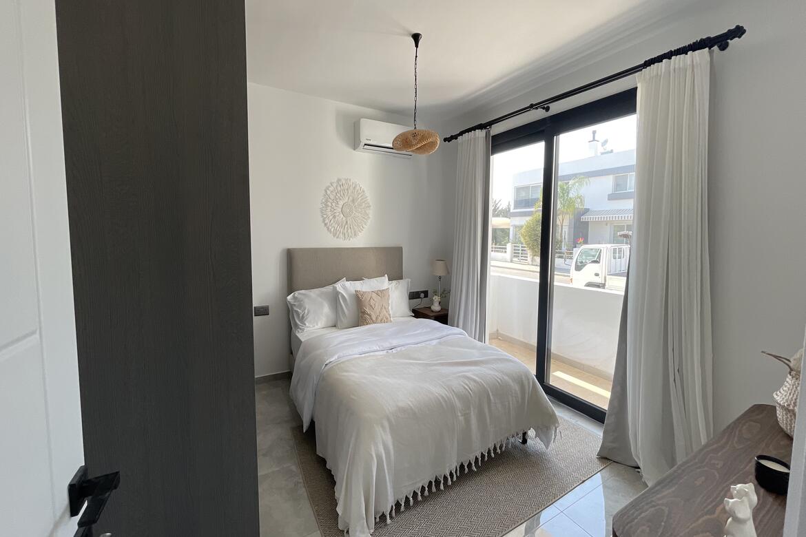 Апартаменты 3+1 рядом с прекрасными пляжами в Ени-Боазичи