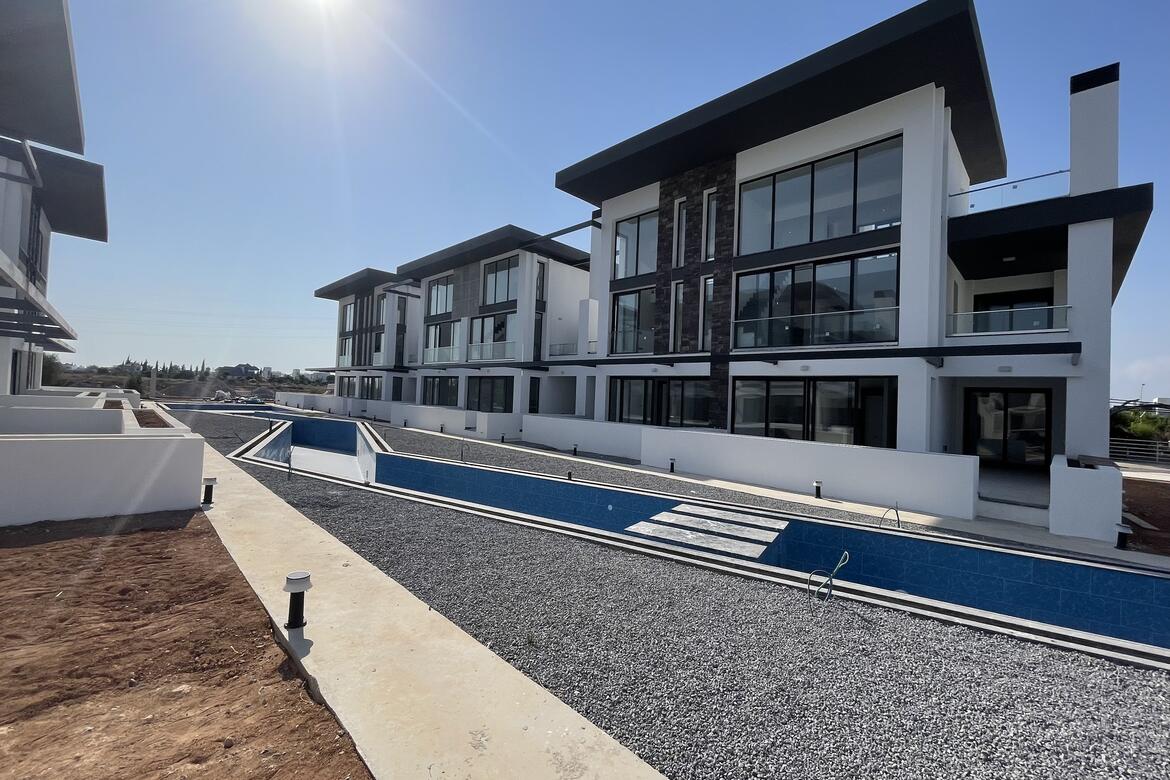 Апартаменты 3+1 рядом с прекрасными пляжами в Ени-Боазичи