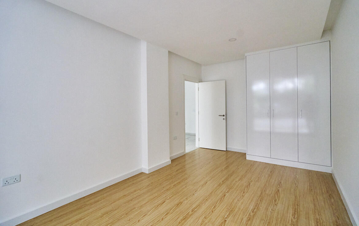 Квартира с садом в Гирне в COLESIUM COURT 