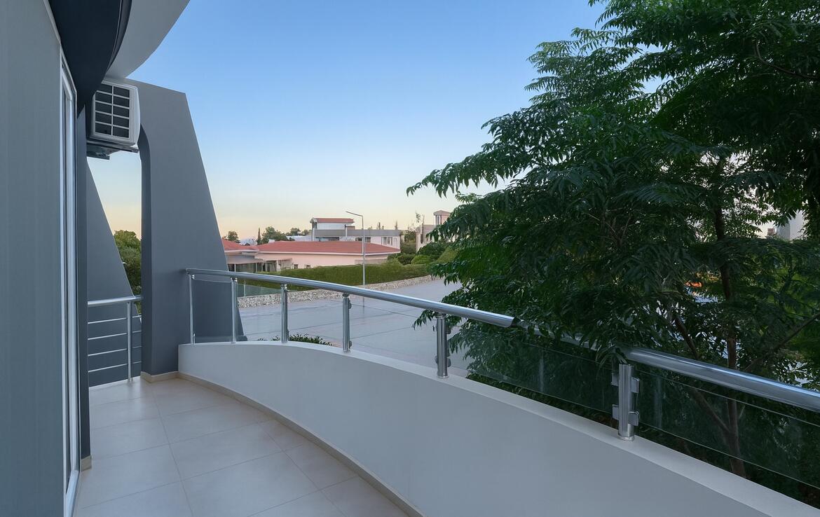 Апартаменты 1+1 с террасой на крыше в комплексе Fuat & Gulfere