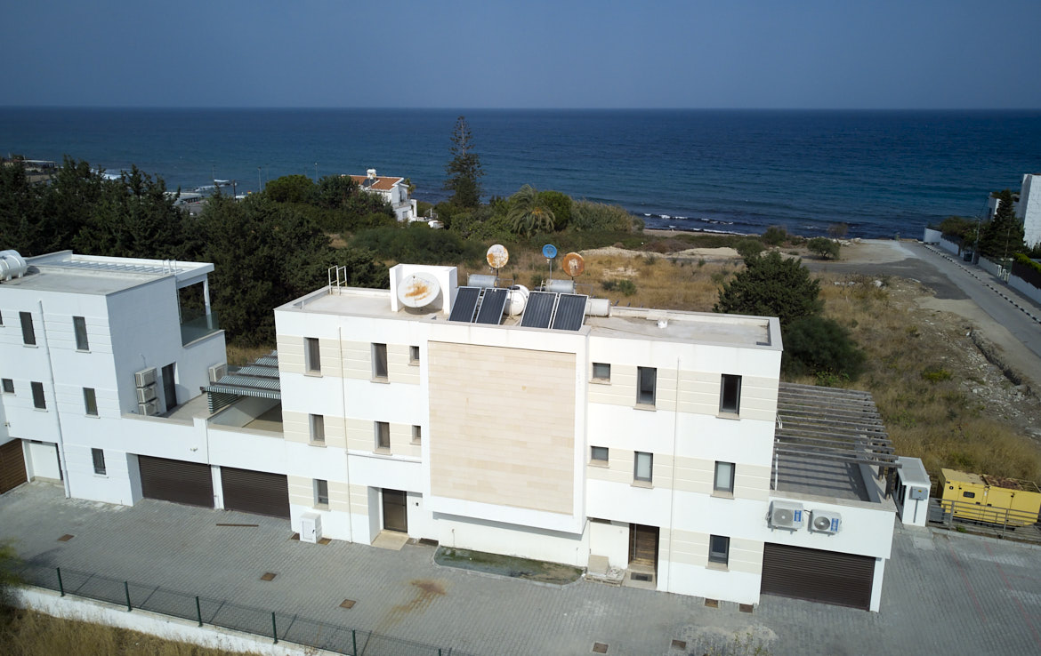 Таунхаус с прямым видом на море в Караоланолу