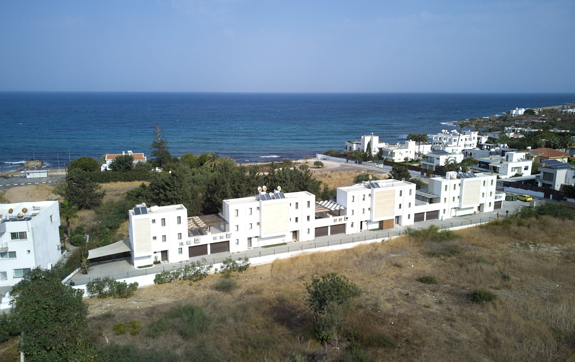 Таунхаус с прямым видом на море в Караоланолу