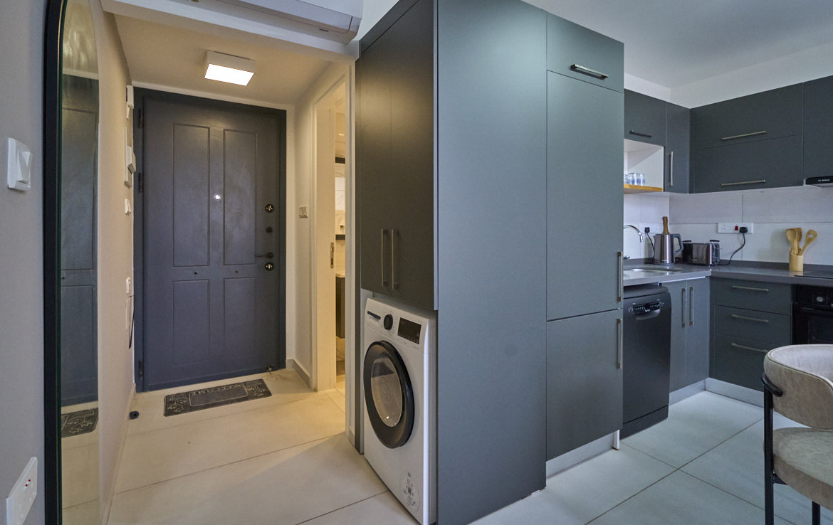 Застекленный лофт-пентхаус с мебелью в Эсентепе