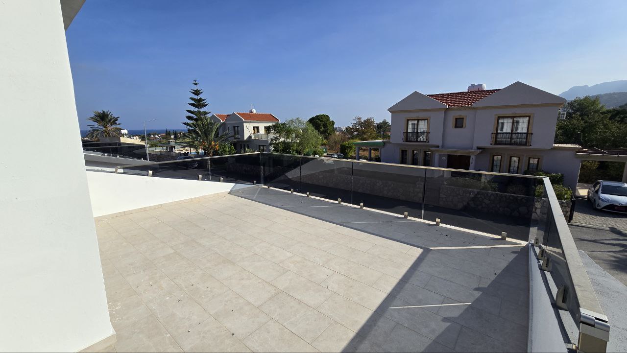 Новая 3+1 вилла в Лапте