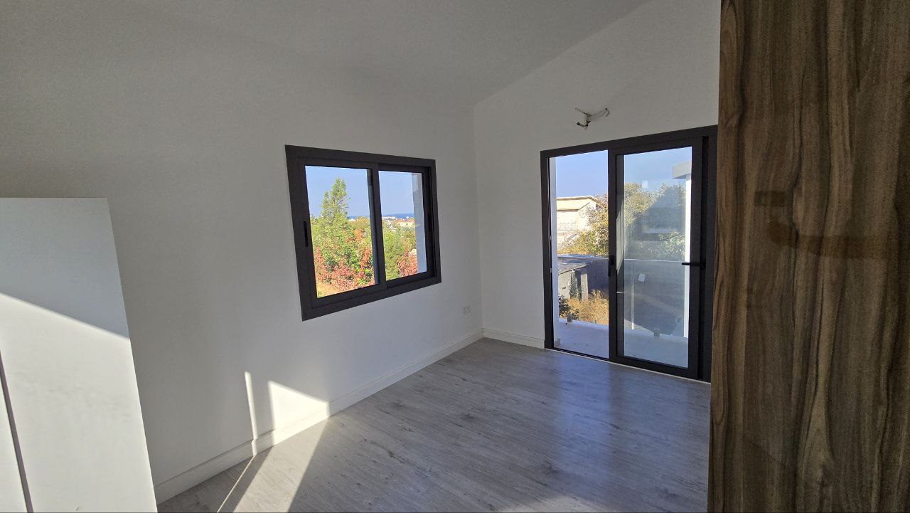 Новая 3+1 вилла в Лапте