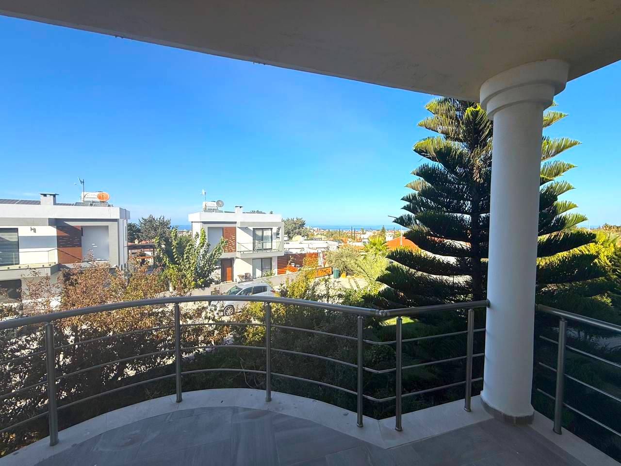 Аренда просторной виллы 4+1 в Алсанджаке