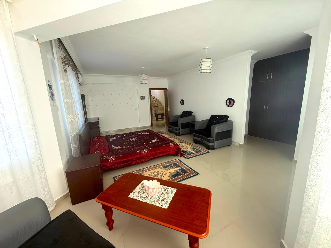 Аренда просторной виллы 4+1 в Алсанджаке