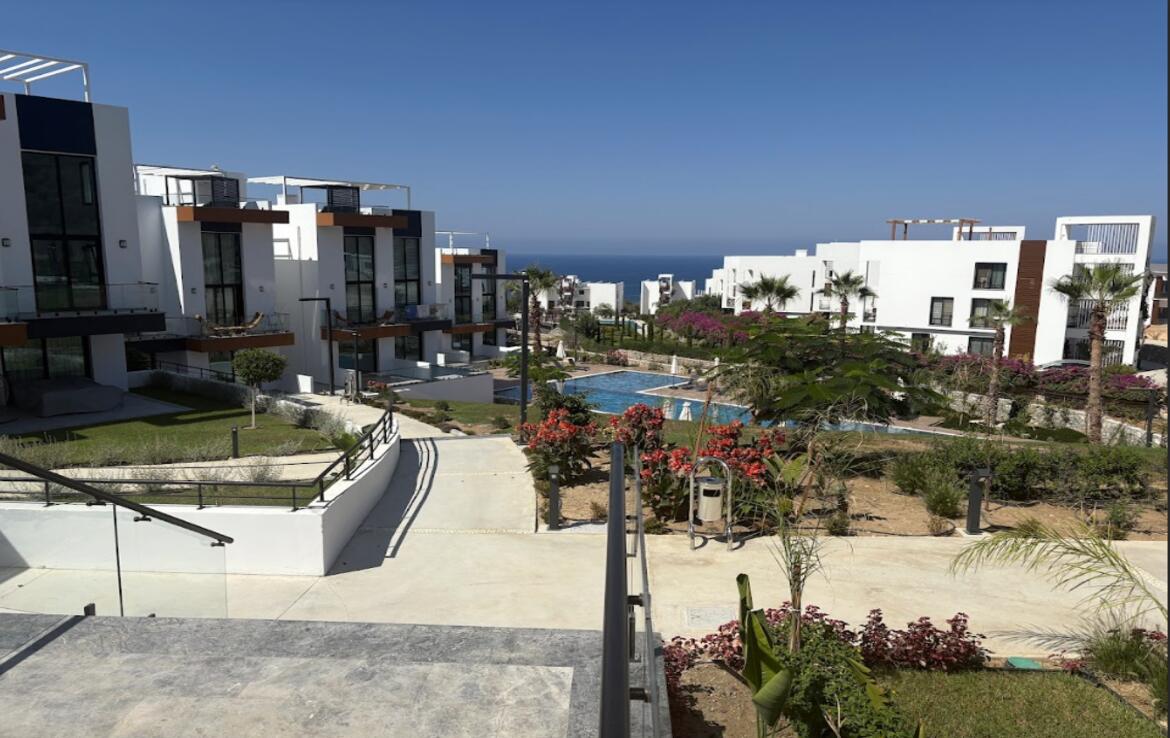 Апартаменты в комплексе Lanai Homes возле моря